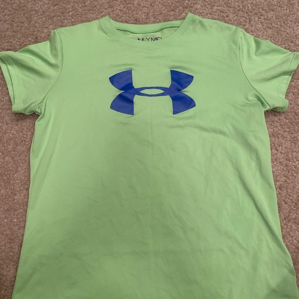 Under Armour Youth Dri-Fit Shirt. Size Medium